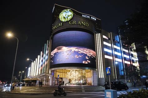 international resorts and casino operates